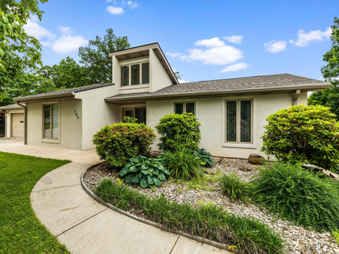 Listing Image 82