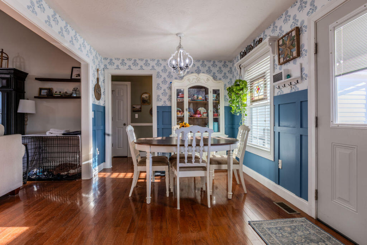 Listing Image 11