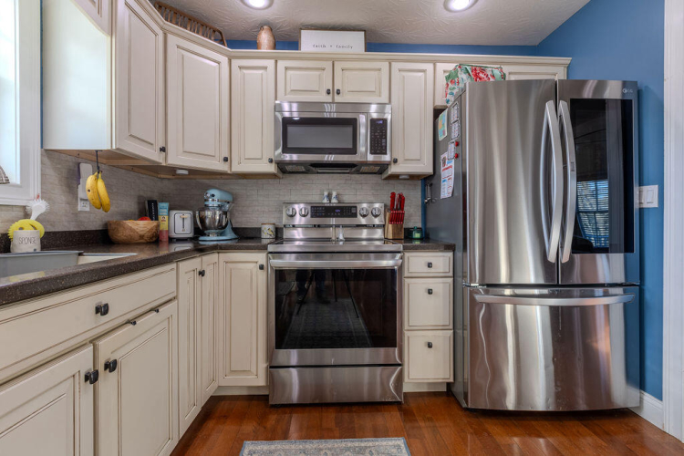 Listing Image 10