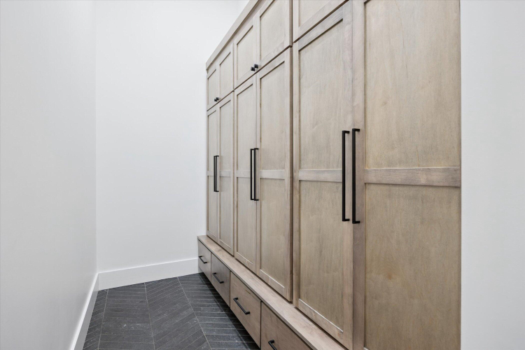 Listing Image 24