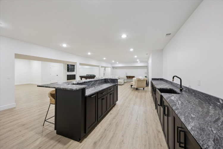 Listing Image 52