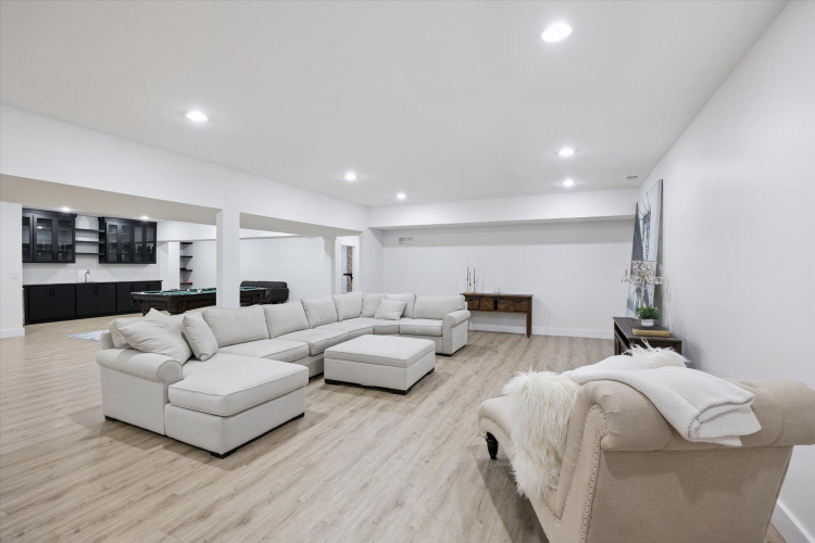 Listing Image 53
