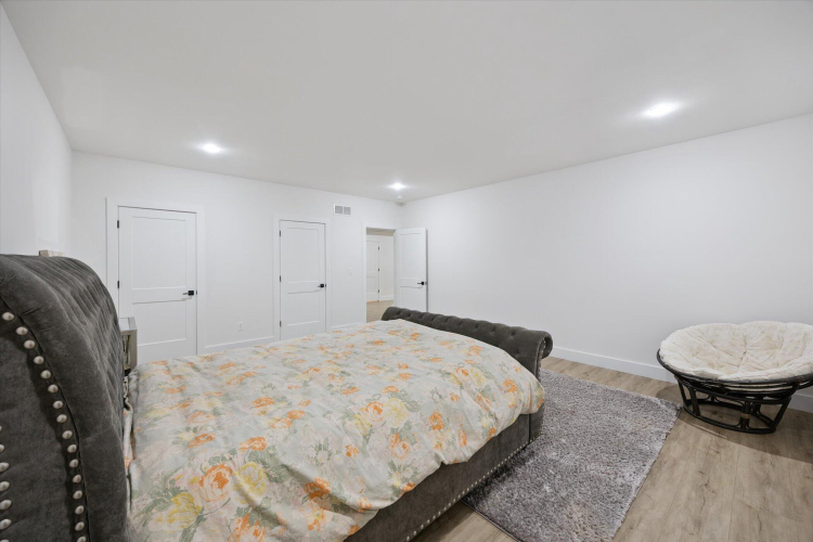 Listing Image 65