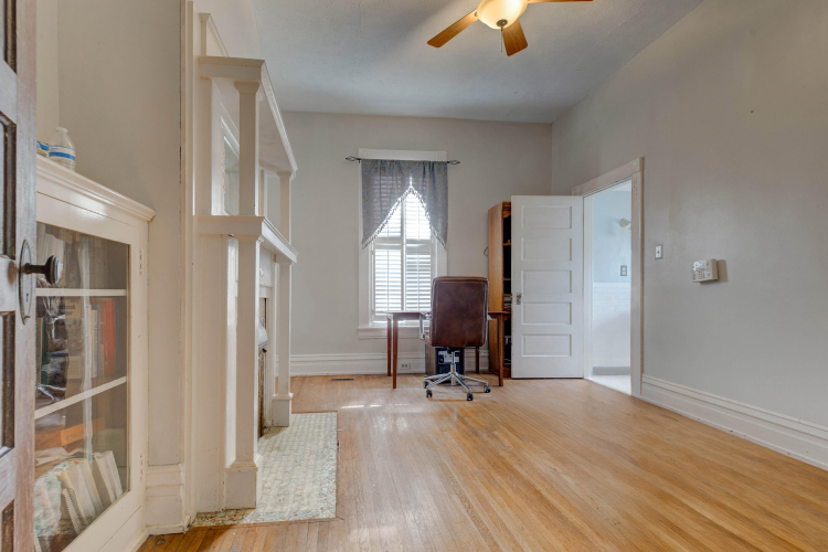Listing Image 18