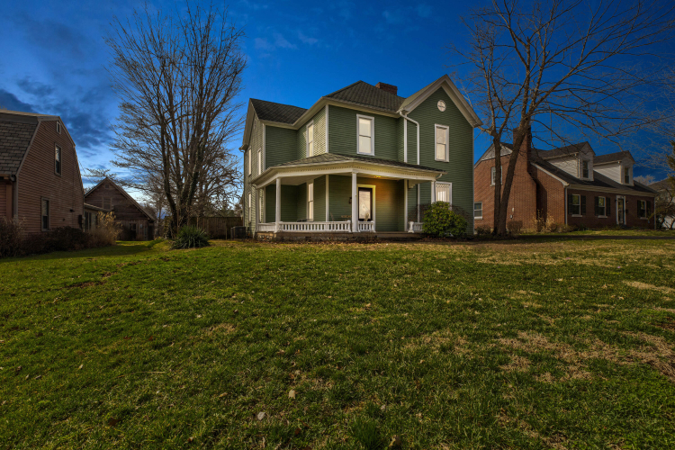 Listing Image 3