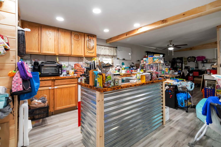 Listing Image 8