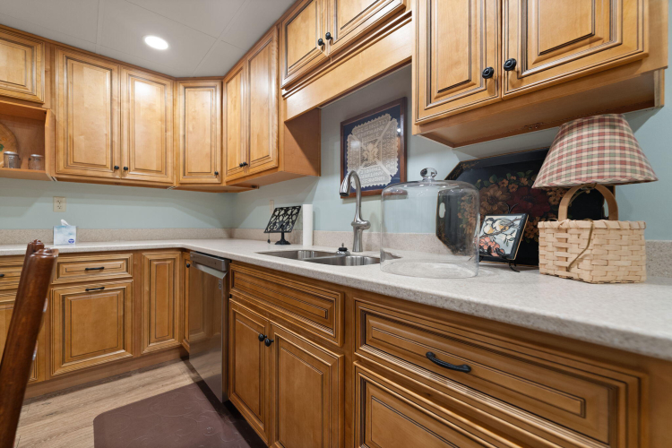Listing Image 105