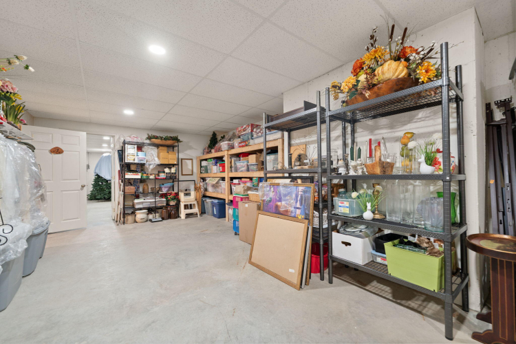 Listing Image 112