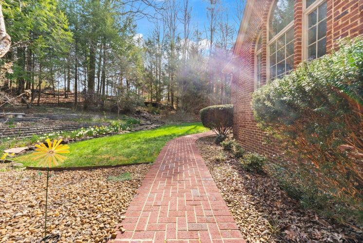 Listing Image 152