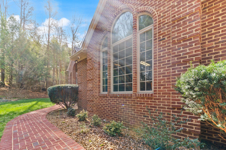 Listing Image 153