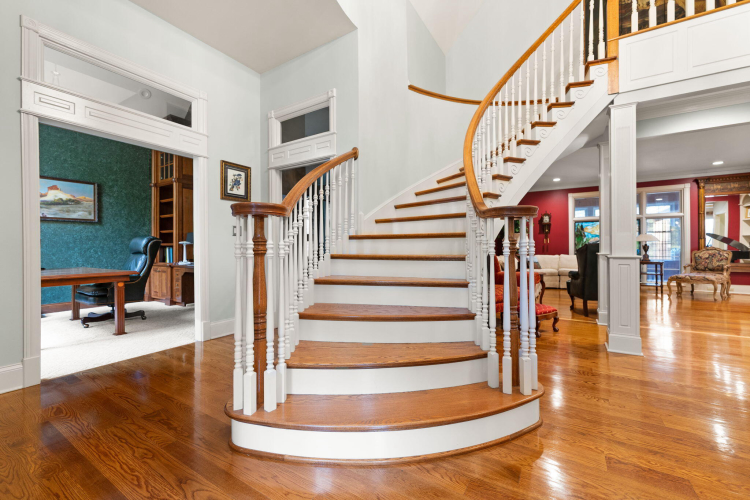Listing Image 9