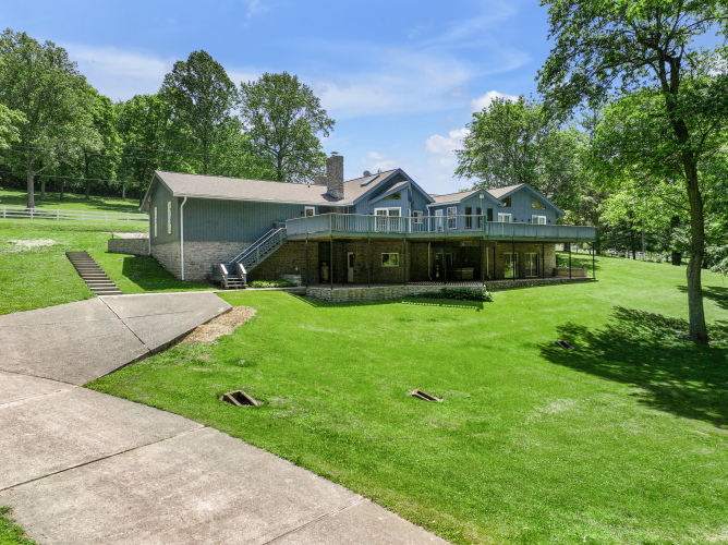 Listing Image 4