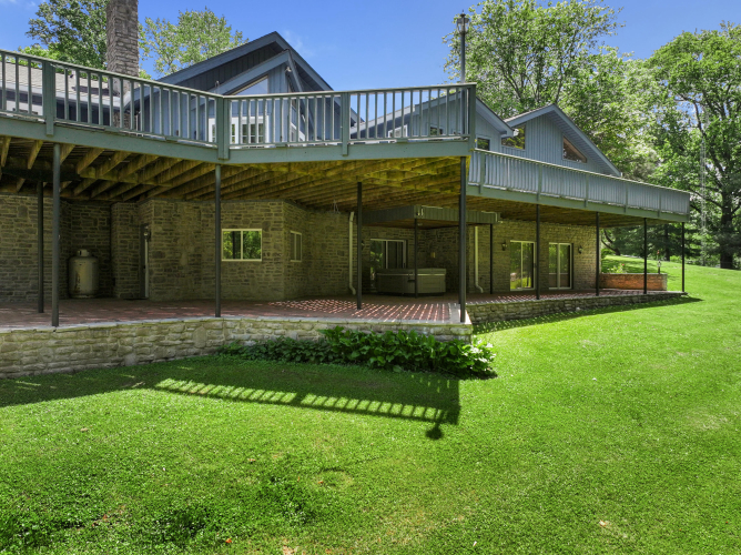 Listing Image 5