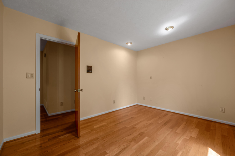 Listing Image 56