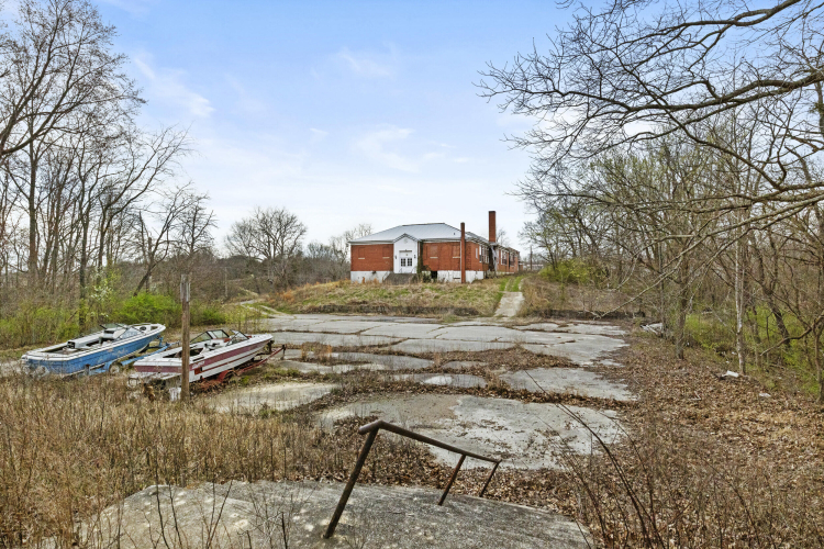Listing Image 11