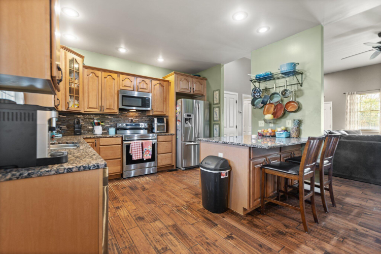 Listing Image 15