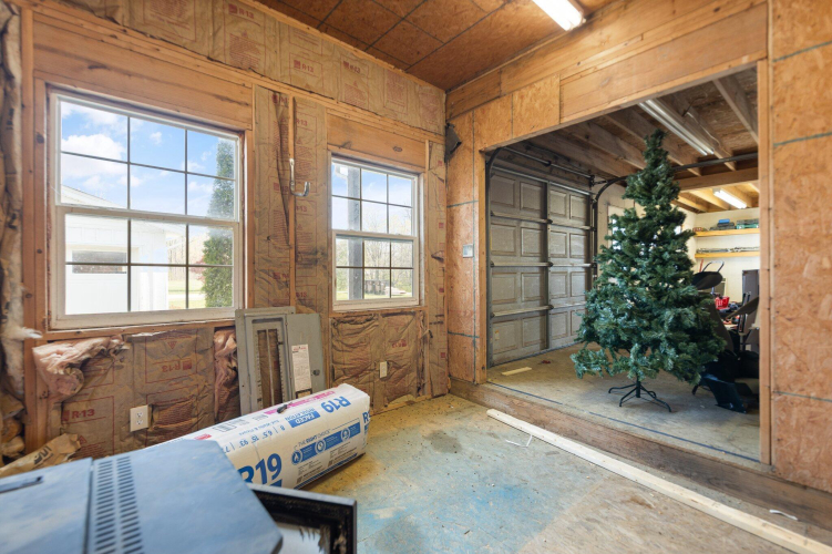 Listing Image 76
