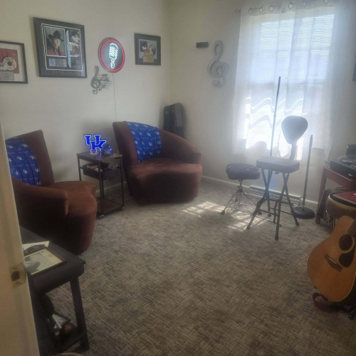 Listing Image 12