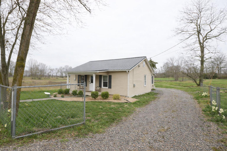 Listing Image 4
