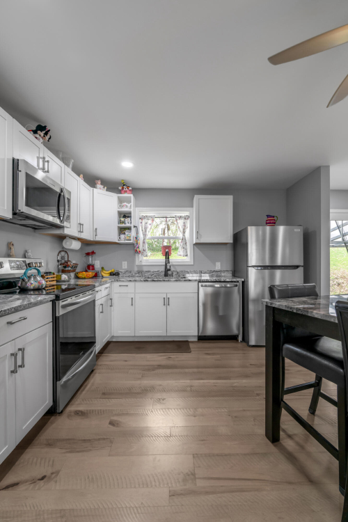 Listing Image 16