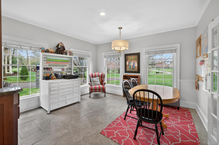 Listing Image 11