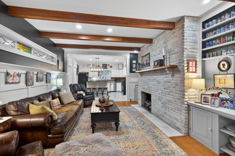 Listing Image 19
