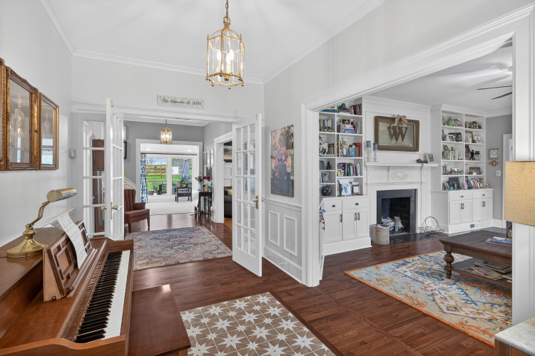 Listing Image 7