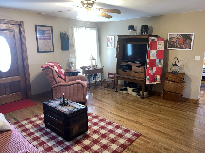 Listing Image 45