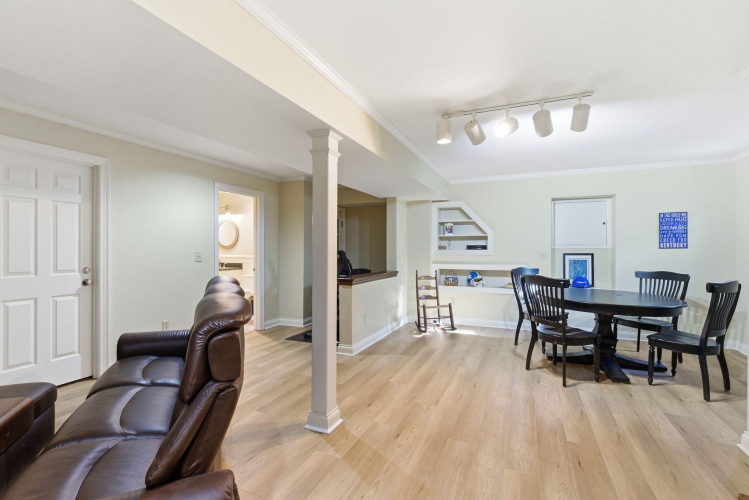 Listing Image 56