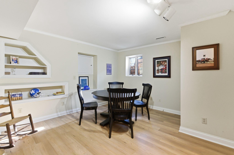 Listing Image 58