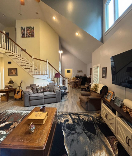 Listing Image 19