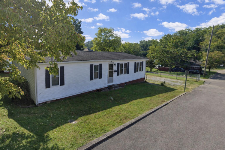 Listing Image 3