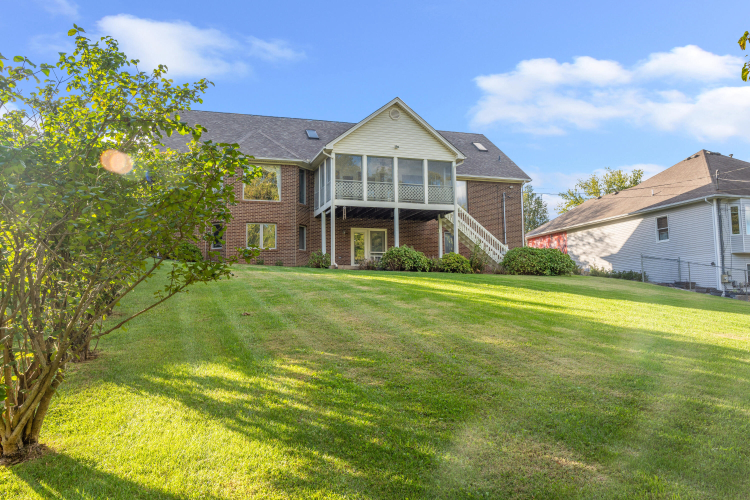 Listing Image 7