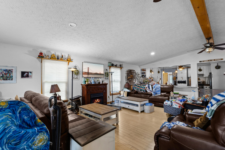 Listing Image 37