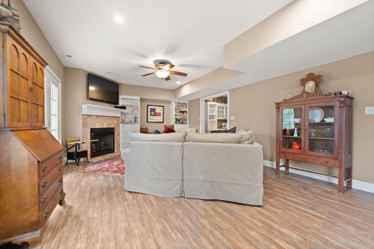 Listing Image 81