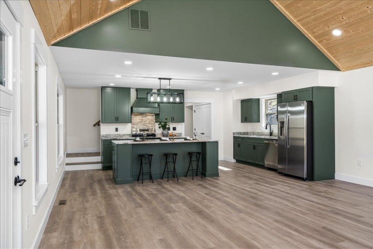Listing Image 9