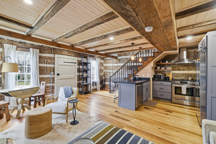 Listing Image 6