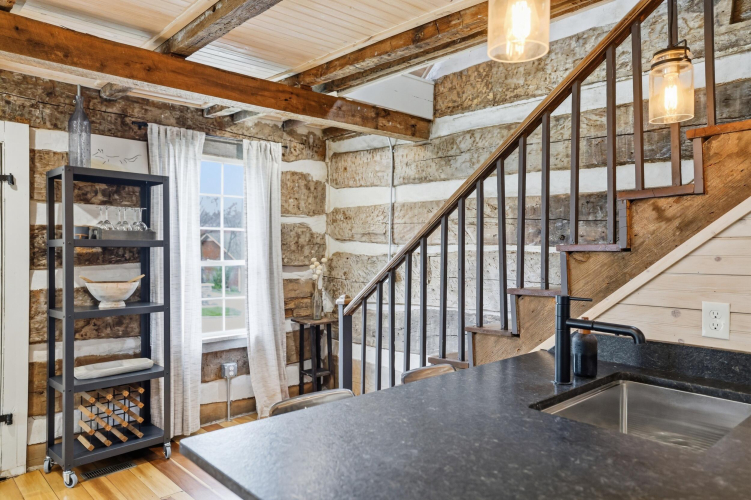 Listing Image 10