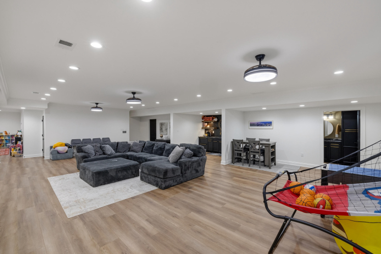 Listing Image 53