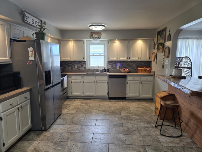 Listing Image 16