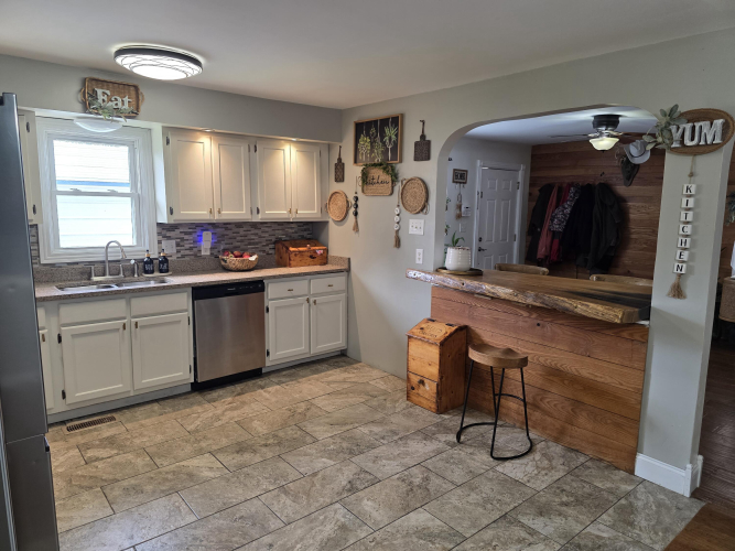 Listing Image 17