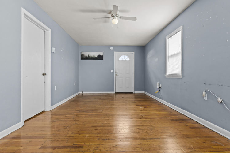 Listing Image 17