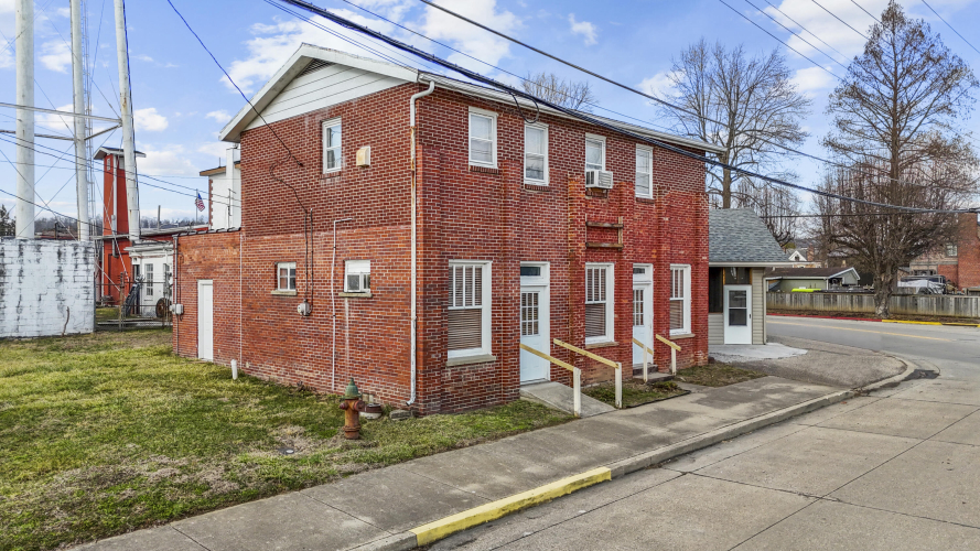 Listing Image 4