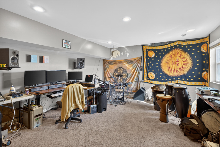 Listing Image 49