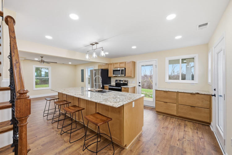 Listing Image 13