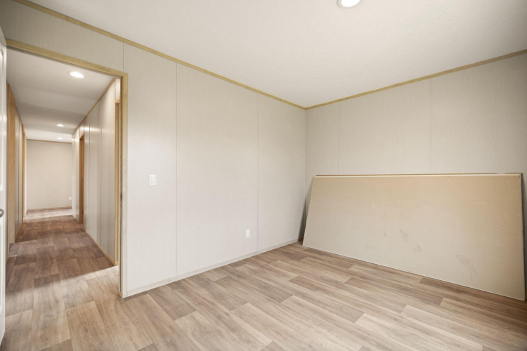 Listing Image 64