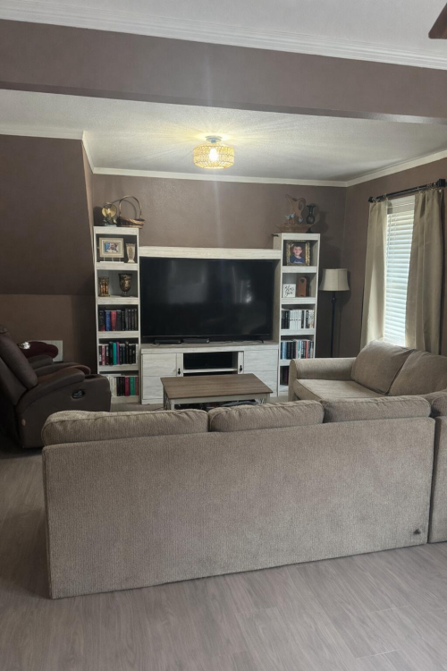 Listing Image 16