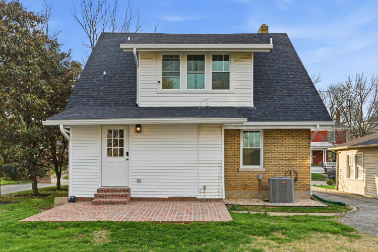 Listing Image 5