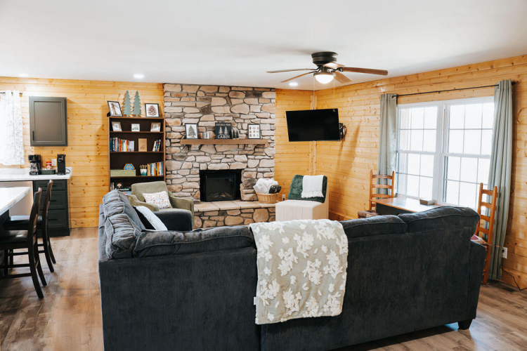 Listing Image 8