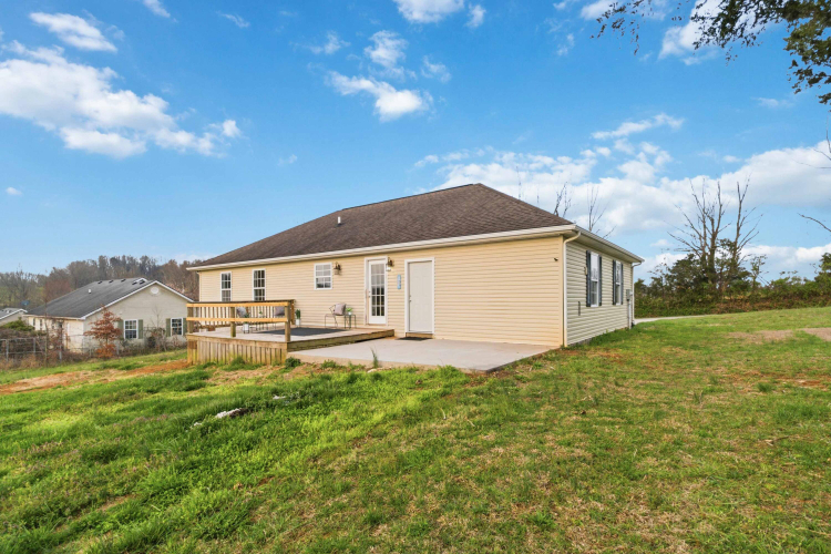 Listing Image 4